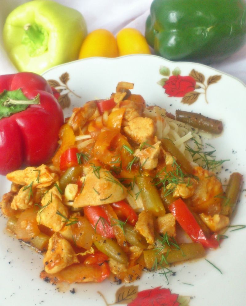 Gulasz z kurczaka po meksykańsku Gulasz z kurczaka po meksykańsku