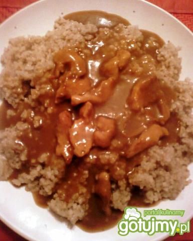 Gulasz z kurczaka z kaszą Gulasz z kurczaka z kaszą