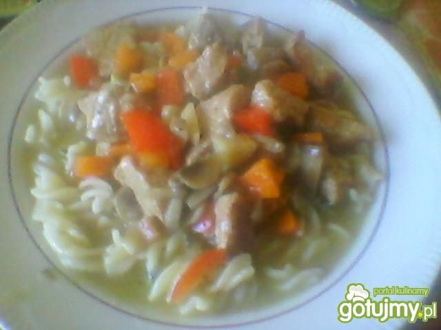 Gulasz z makaronem 2 Gulasz z makaronem 2