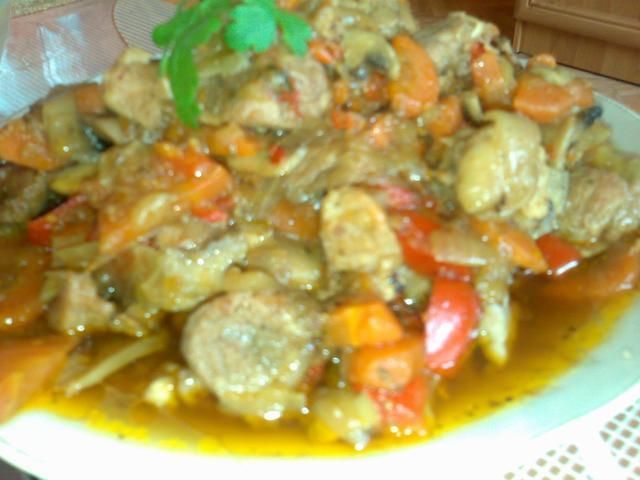 Gulasz z papryką i pieczarkami Gulasz z papryką i pieczarkami