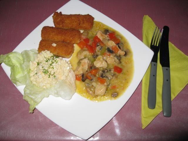 Gulasz z piersi kurczaka z warzywami 