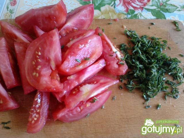 Gulasz z pomidorami i tymiankiem