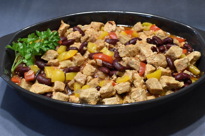 Gulasz z ryżem i warzywami