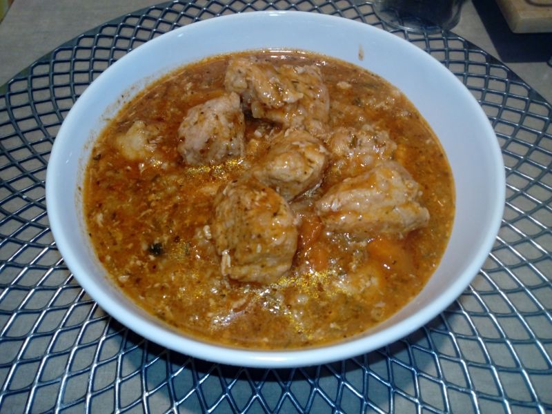 Gulasz z szynki z kaszą jęczmienną Gulasz z szynki z kaszą jęczmienną