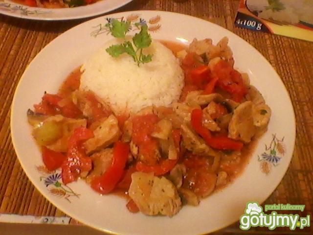 Gulasz z szynki z warzywami Gulasz z szynki z warzywami