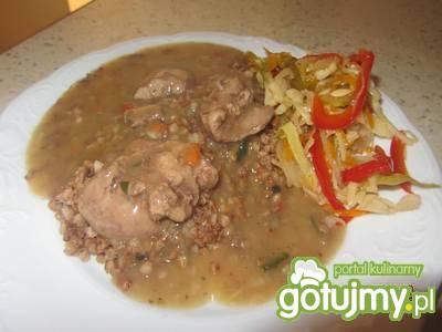 Gulasz z wątróbek z kaszą gryczną Gulasz z wątróbek z kaszą gryczną