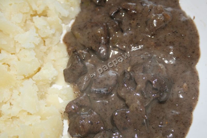 Gulasz z wątróbki dzika w sosie z wina Gulasz z wątróbki dzika w sosie z wina