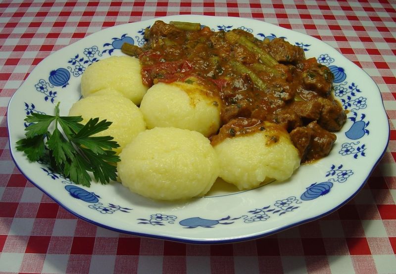 Gulasz z zieloną fasolką i ziemniakami
