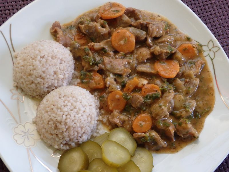 Gulasz z żółądków drobiowych