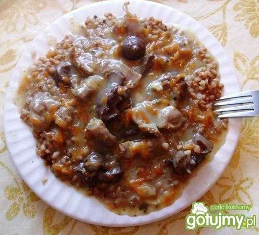 Gulasz z żołądków i serc indyczych