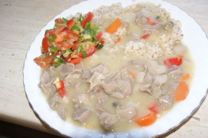 Gulasz z żołądków kurczaka