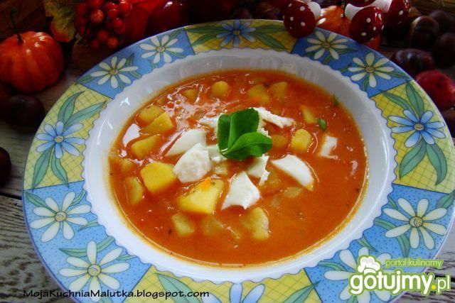 Gulaszowa z ziemniaki i mozzarellą  Gulaszowa z ziemniaki i mozzarellą