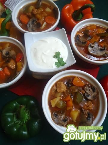 Gulaszowa zupa węgierska Gulaszowa zupa węgierska