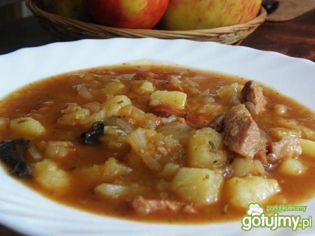 Gulaszowy kapuśniak.