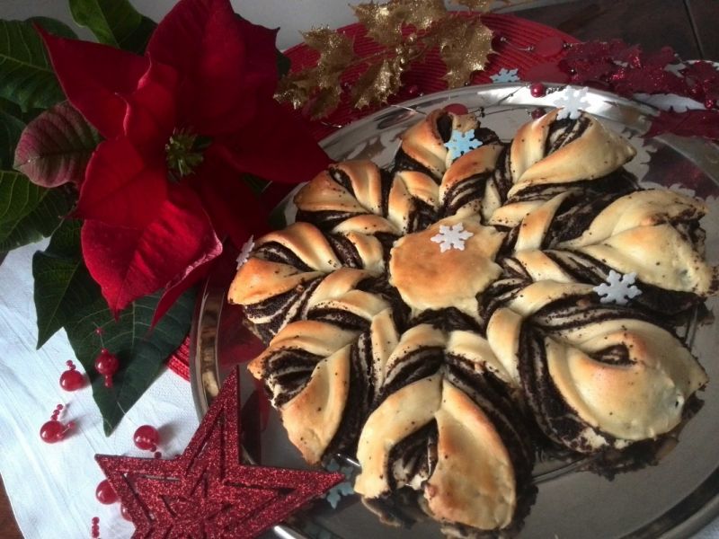 Gwiazda drożdżowa z makiem i nutą pomarańczy  Gwiazda drożdżowa z makiem i nutą pomarańczy