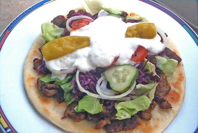 Gyros Pita Komplet - nazywają to Grecy Gyros Pita Komplet - nazywają to Grecy