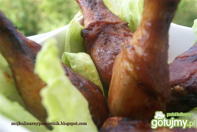 Hebanowe pałki z kurczaka w kawie