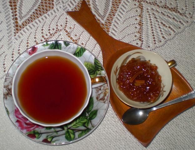 Herbata z imbirem i smaczkiem pomarańczy Herbata z imbirem i smaczkiem pomarańczy