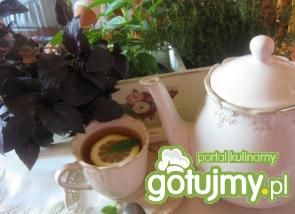 Herbatka orzeźwiająca ze świeżą miętą Herbatka orzeźwiająca ze świeżą miętą