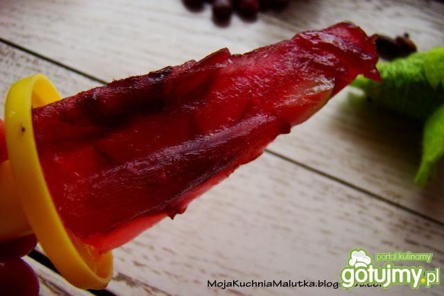 Hibiskusowe lody z winogronem  Hibiskusowe lody z winogronem