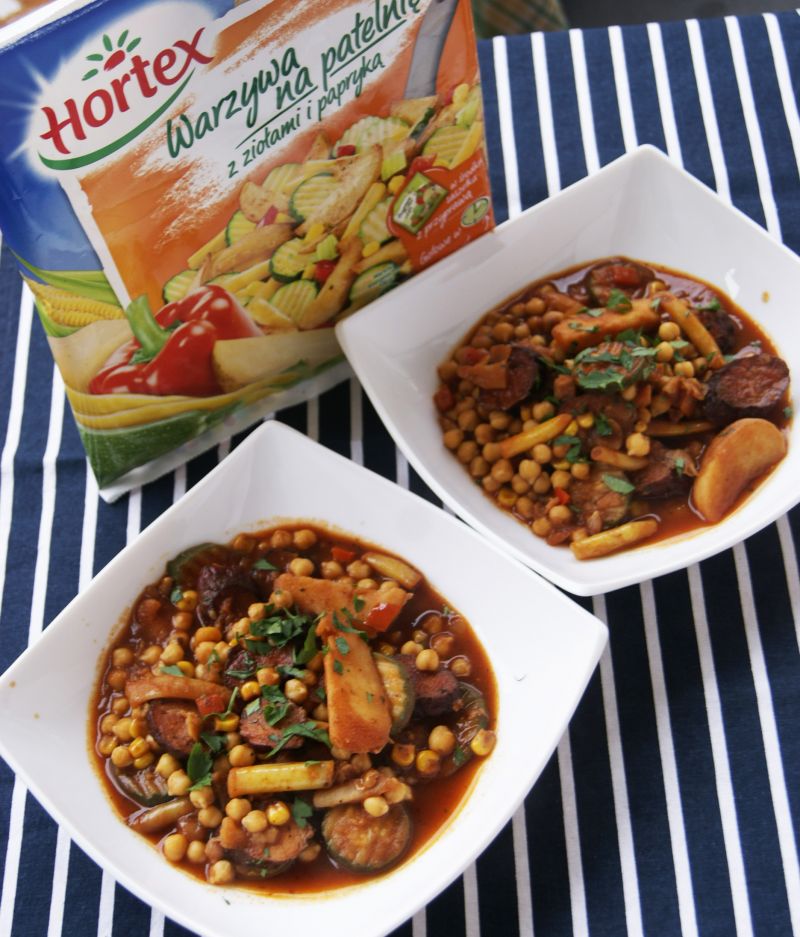 Hiszpański gulasz z chorizo i ciecierzycą 