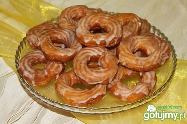 Hiszpańskie pączki z nutą rumową Hiszpańskie pączki z nutą rumową