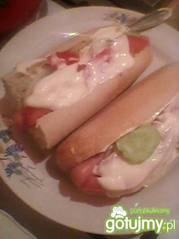 Hod dogi z sosem tzatziki Hod dogi z sosem tzatziki