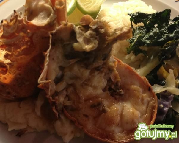 Homar z pure ziemniaczanym i szpinakiem. Homar z pure ziemniaczanym i szpinakiem.