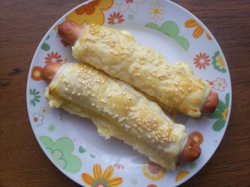Hot - dogi w cieście francuskim Hot - dogi w cieście francuskim