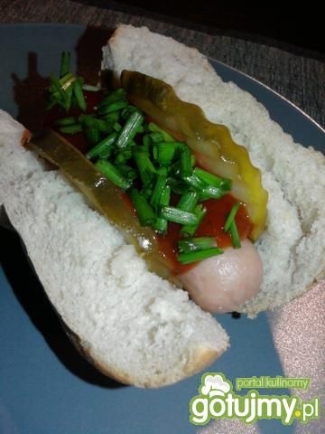Hot dogi w kajzerkach Hot dogi w kajzerkach