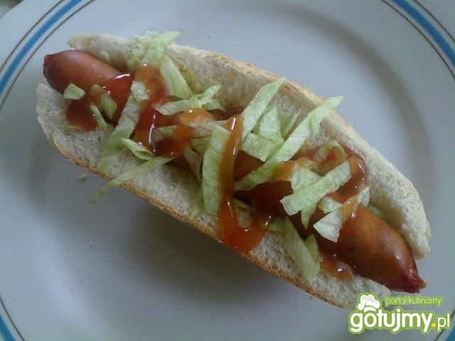 Hot-dogi z kiełbasek serowych 