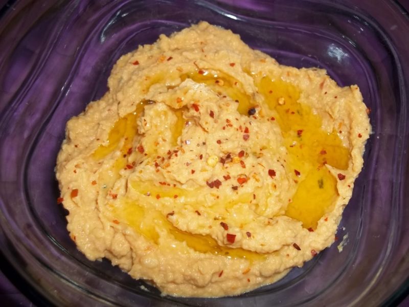 Hummus z dodatkiem suszonych pomidorków Hummus z dodatkiem suszonych pomidorków