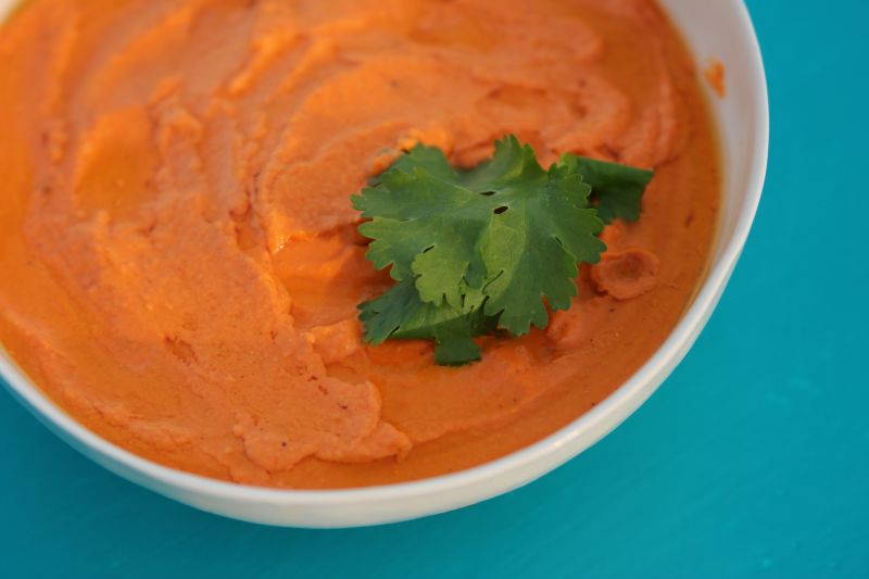 Hummus z pieczonej czerwonej papryki Hummus z pieczonej czerwonej papryki