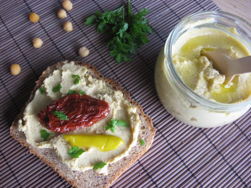 Humus, pasta z ciecierzycy