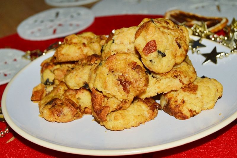 Imbirowe ciasteczka z suszonymi owocami