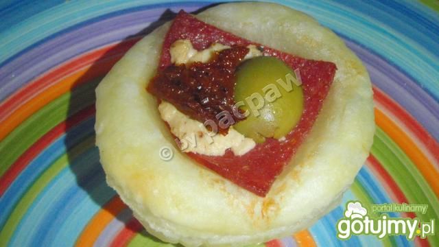 Imprezowe kanapki z ciasta francuskiego Imprezowe kanapki z ciasta francuskiego