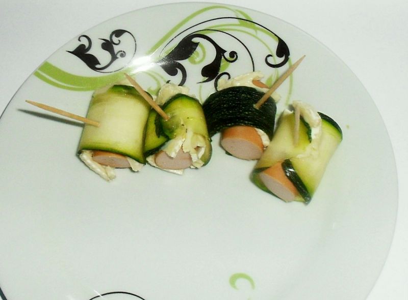 Imprezowe zawijaki z cukini