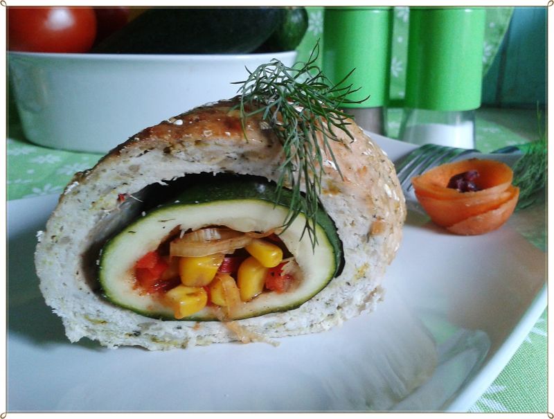 Indycza pieczeń z cukiniowym oczkiem Indycza pieczeń z cukiniowym oczkiem