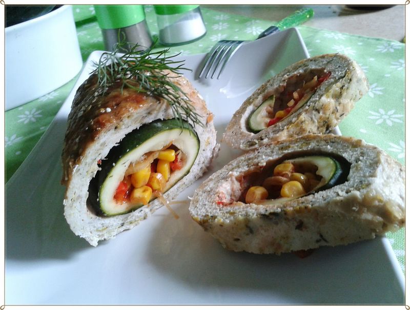 Indycza pieczeń z cukiniowym oczkiem Indycza pieczeń z cukiniowym oczkiem