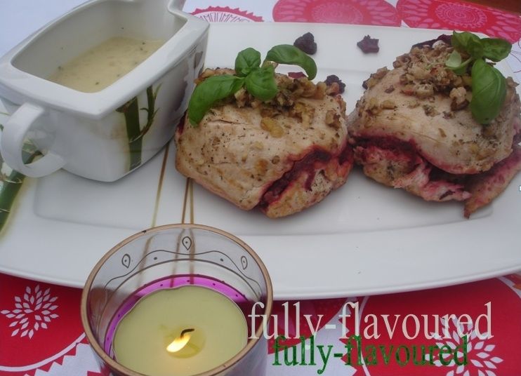 Indycze kokilki z sosem estragonowo-cebulowym