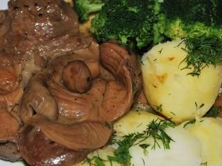 Indycze żołądki z pieczarkami