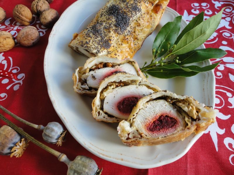 Indyk faszerowany burakami w cieście francuskim Indyk faszerowany burakami w cieście francuskim