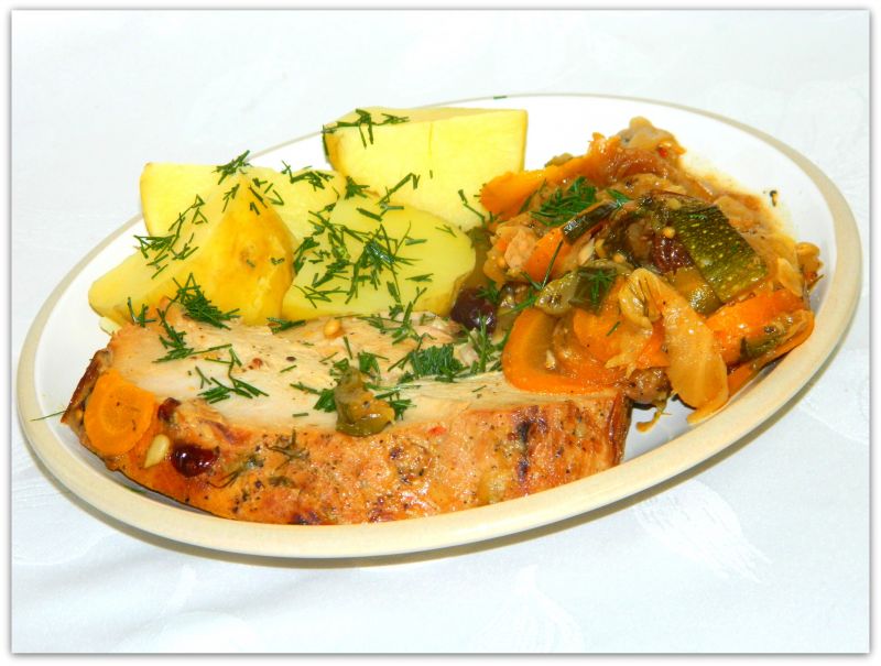 Indyk pieczony w gruszkach i warzywach