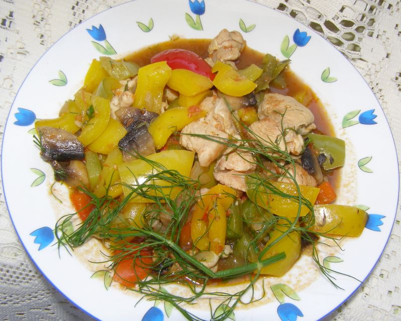 Indyk w musztardzie z gulaszem warzywnym