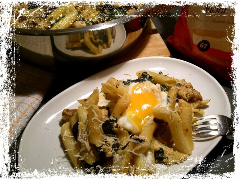 Indyk w piórach i szpinaku Indyk w piórach i szpinaku