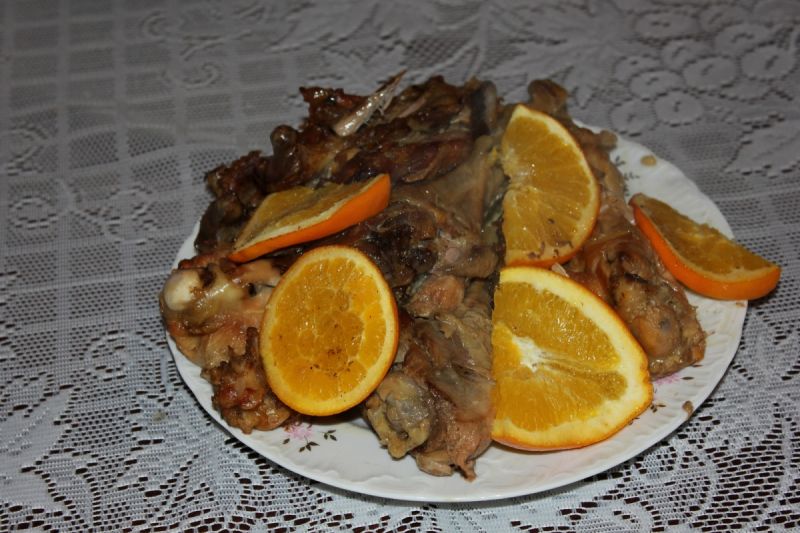 Indyk w pomarańczach