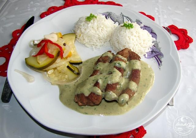 Indyk w sosie ziołowo - jabłkowym Indyk w sosie ziołowo - jabłkowym