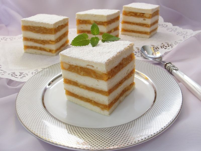 Jabłecznik na białkach