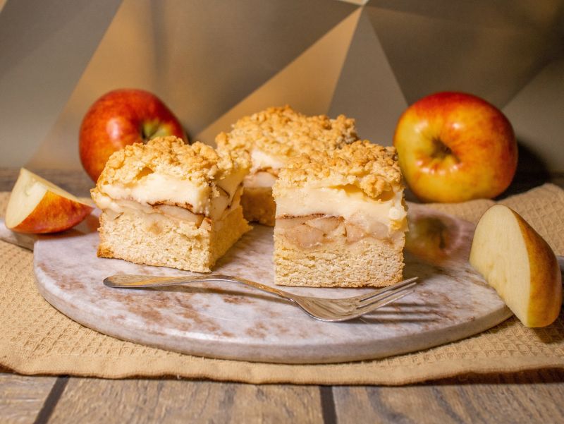 Jabłecznik z budyniem