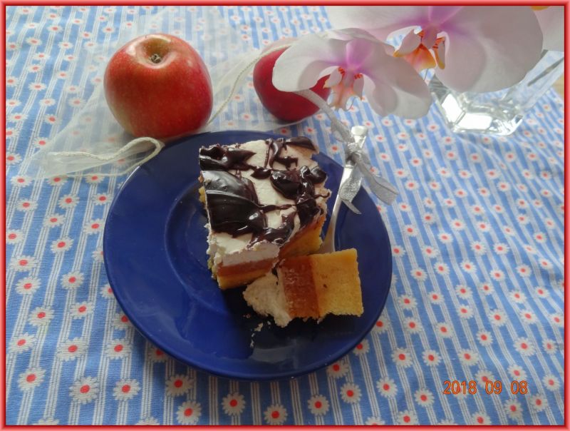 Jabłecznik z kremem Jabłecznik z kremem